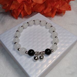 Elegant White and Black Beaded Bracelet